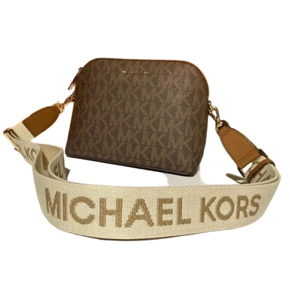 MICHAEL KORS | Cindy Large Dome Crossbody w/ Wide Strap